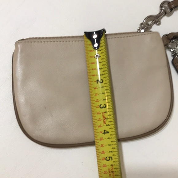 Small Coach Wrislet - Picture 4 of 6